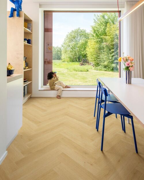 Quick-Step Impressive Design Nutmeg oak Balıksırtı Laminat Parke