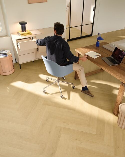 Quick-Step Impressive Design Nutmeg oak Balıksırtı Laminat Parke