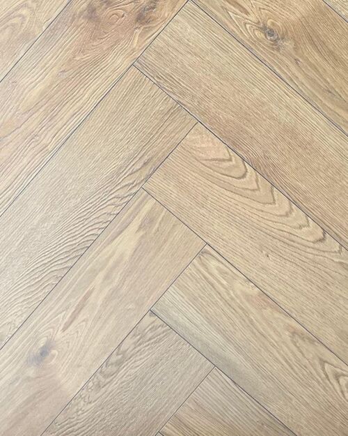 Aston Luis English Oak Mountain Balıksırtı Laminat Parke